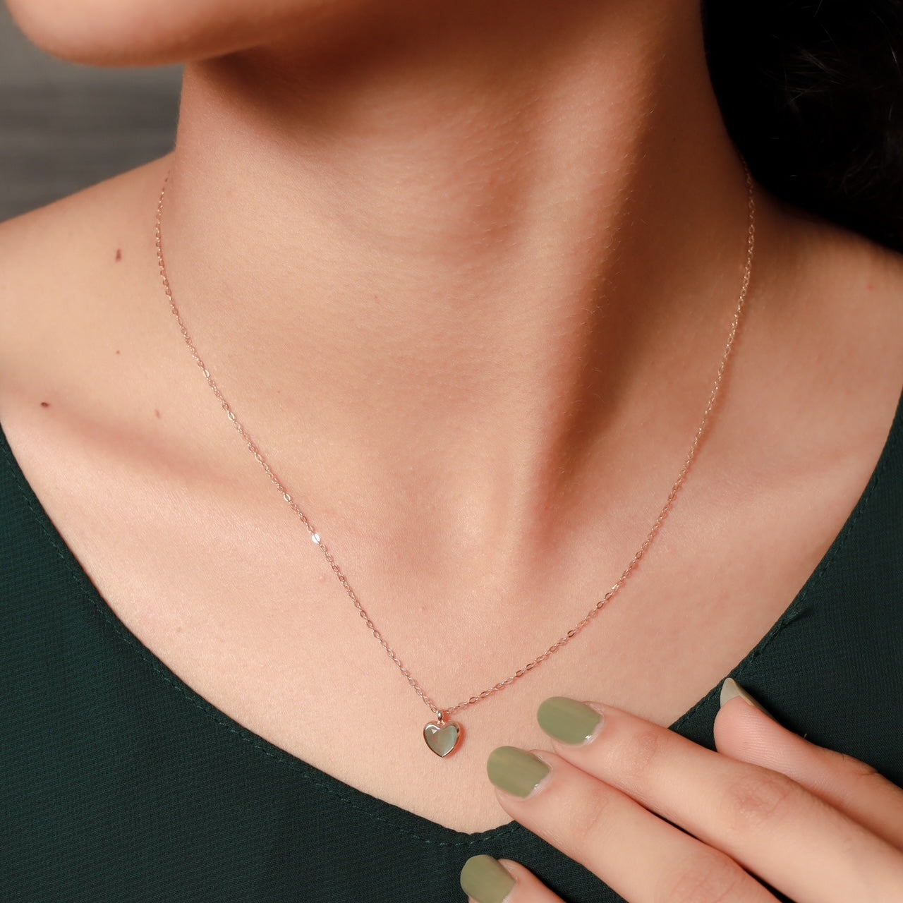 aura heart 18kt gold necklace