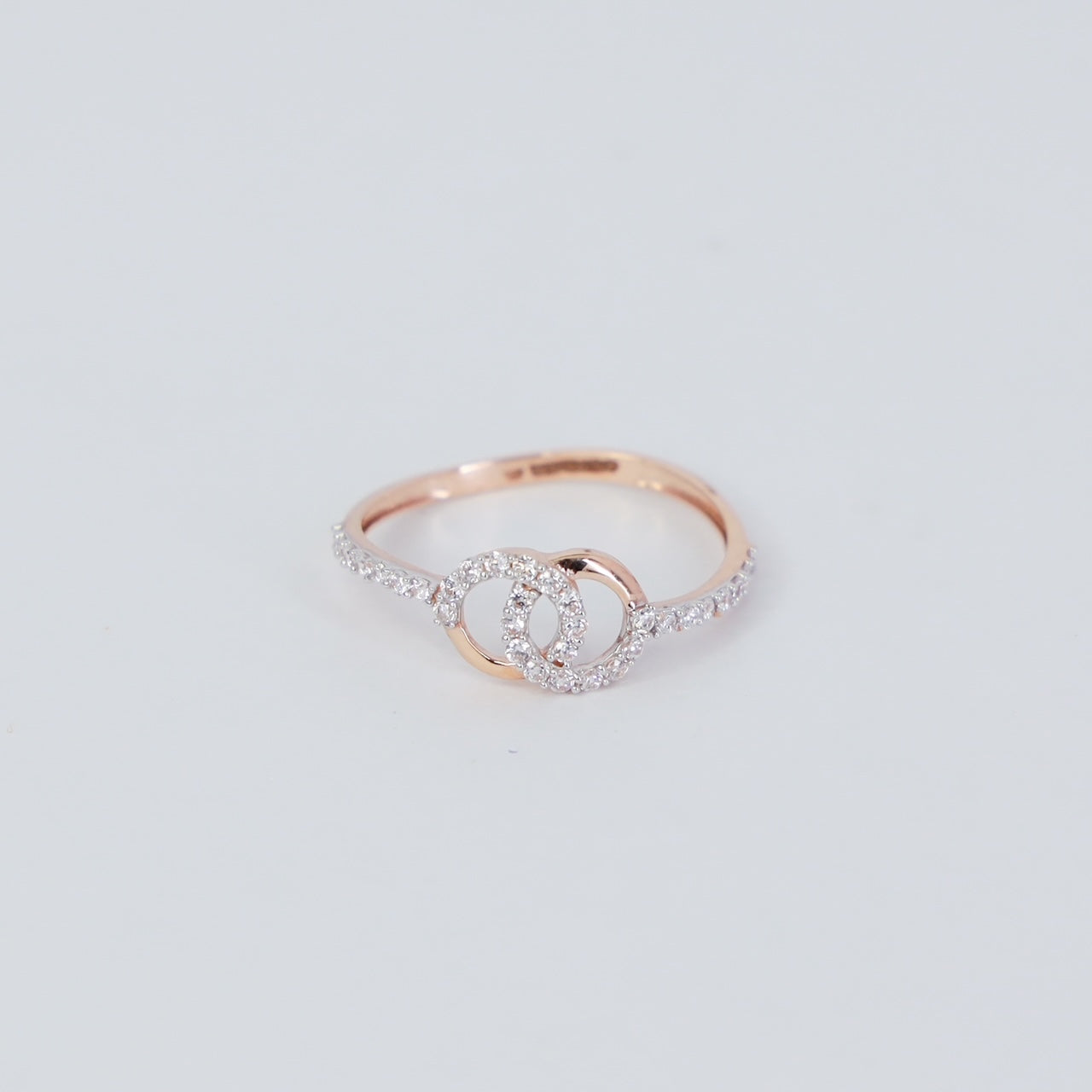 pure luxe 18kt gold everyday ring