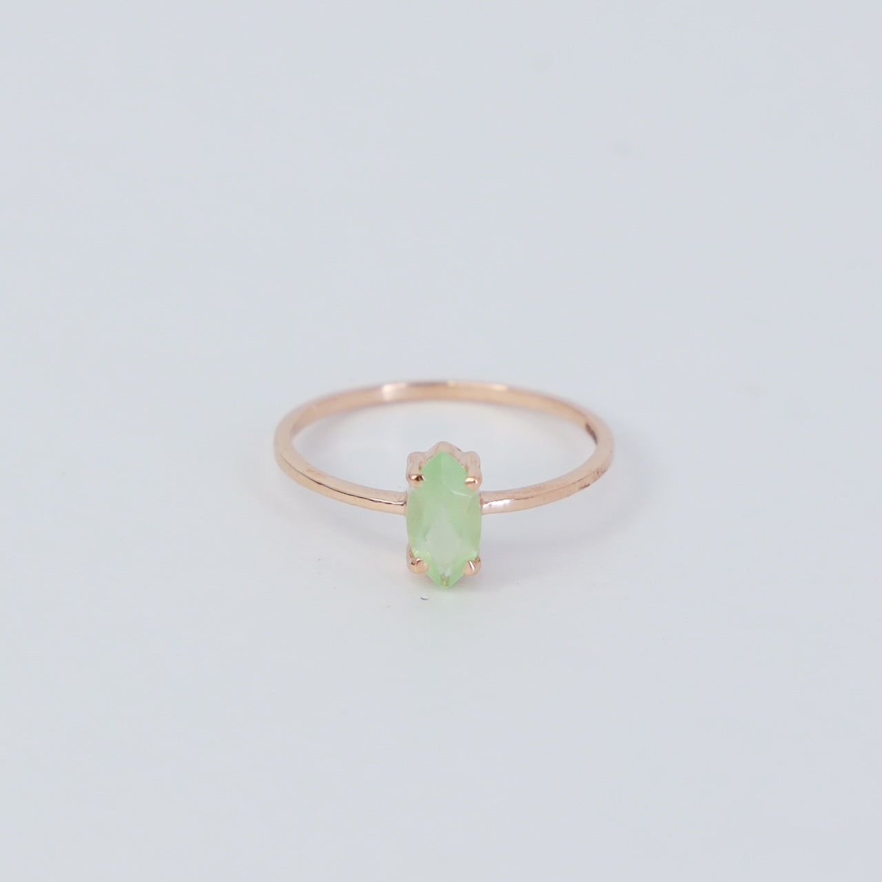 18kt gold light green gem everyday ring