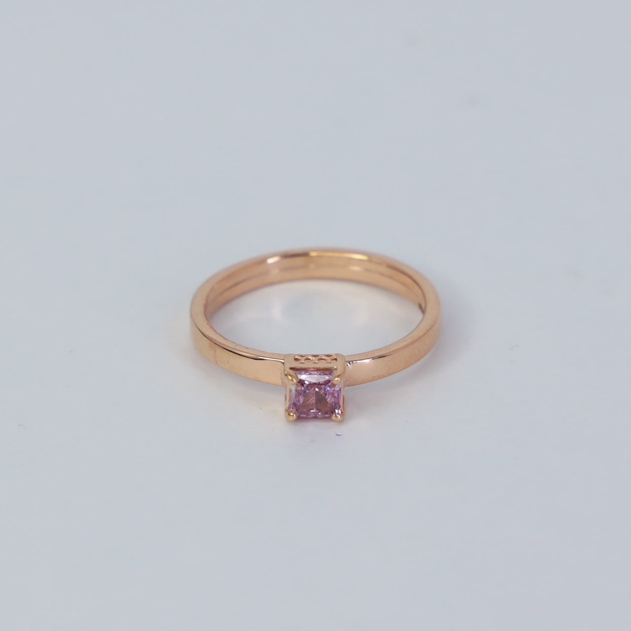 18kt gold purple gem daily ring
