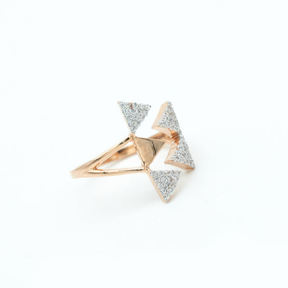 18CT COCKTAIL GOLD RING