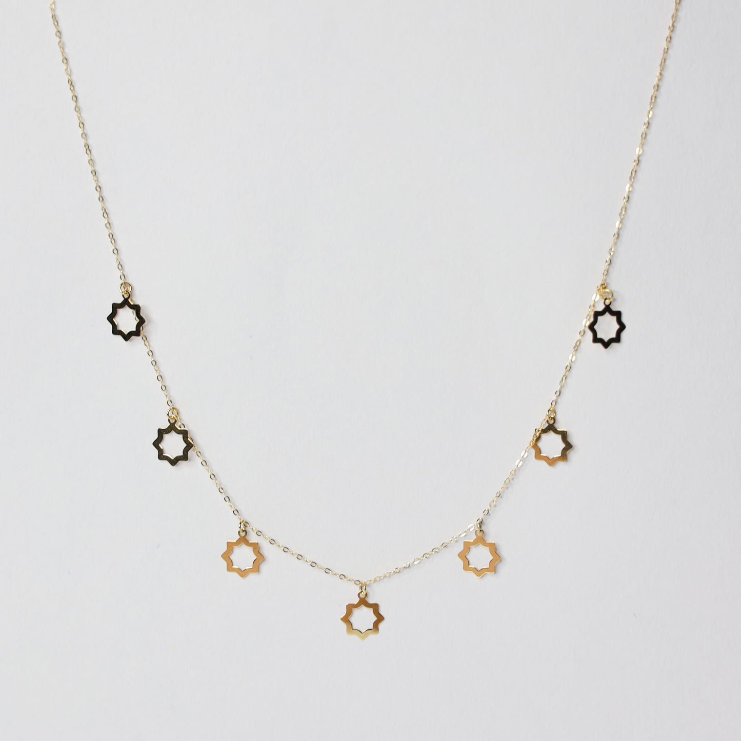 18ct gold light weight necklace