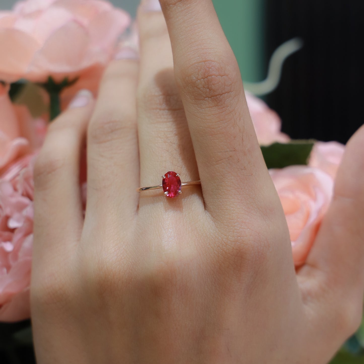 18kt gold oval red gem ring