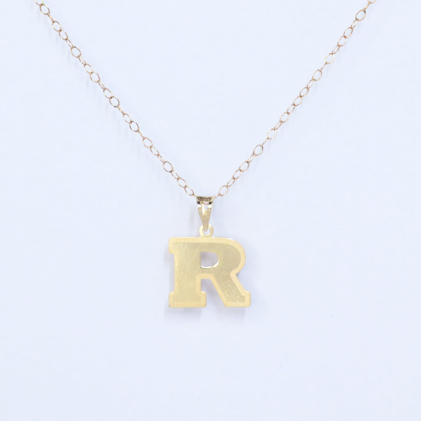 initial r 18kt gold pendant