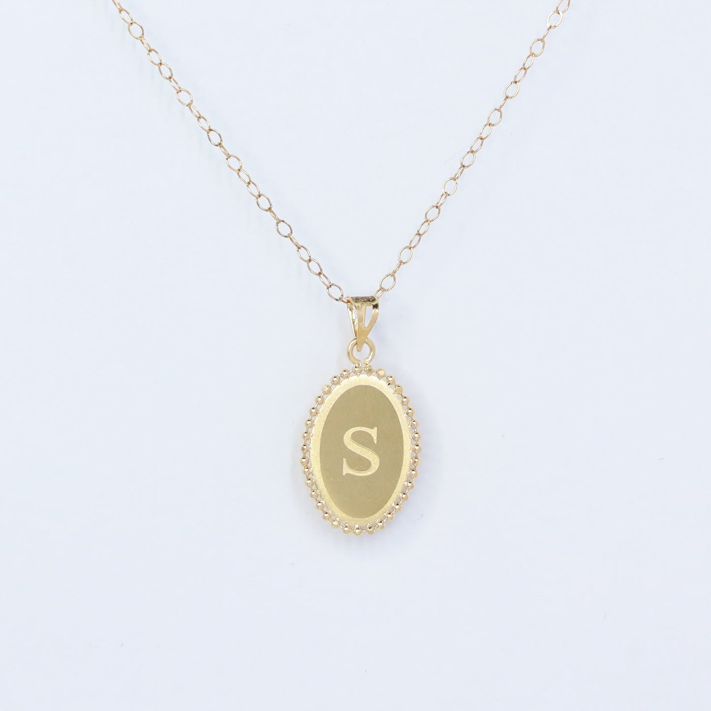 oval letter s 18kt gold pendant