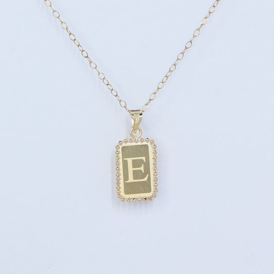 RECTANGLE LETTER E 18KT GOLD PENDANT