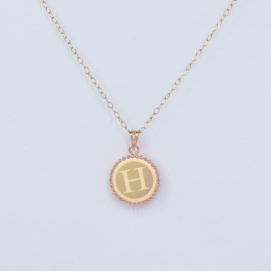 18KT GOLD LETTER H ROUND PENDANT