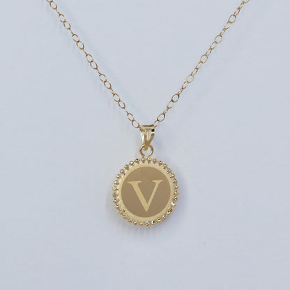 18KT GOLD LETTER V ROUND PENDANT