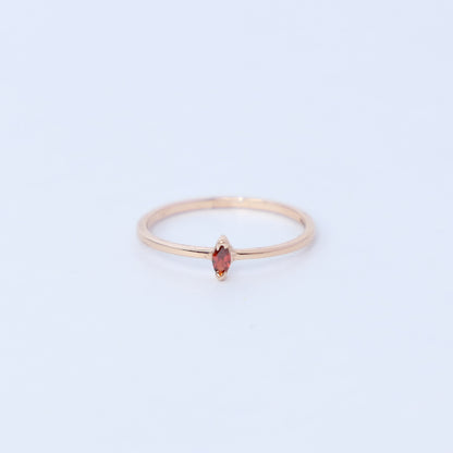 18KT GOLD GARNET GEM EVERYDAY RING