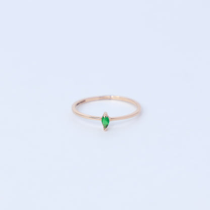 18KT GOLD GREEN GEM EVERYDAY RING