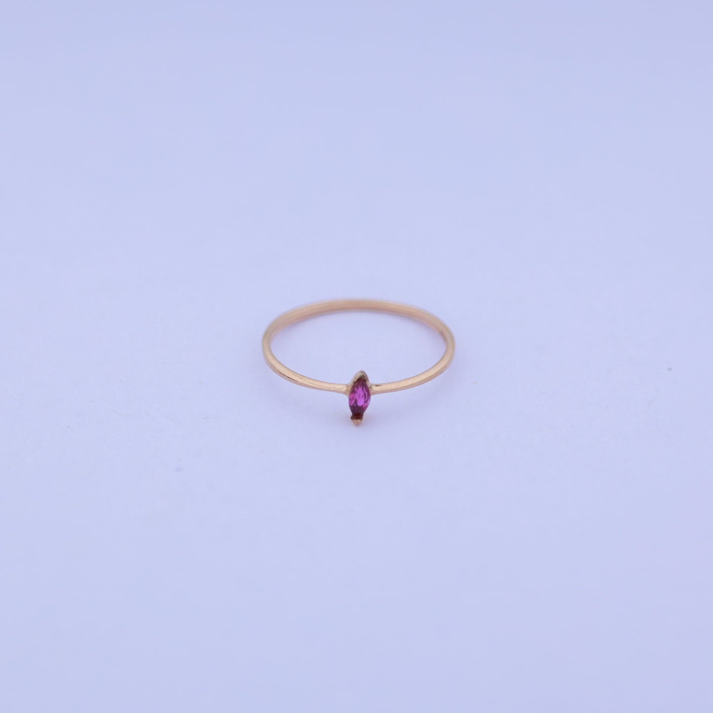 18ct  gold light weight ring