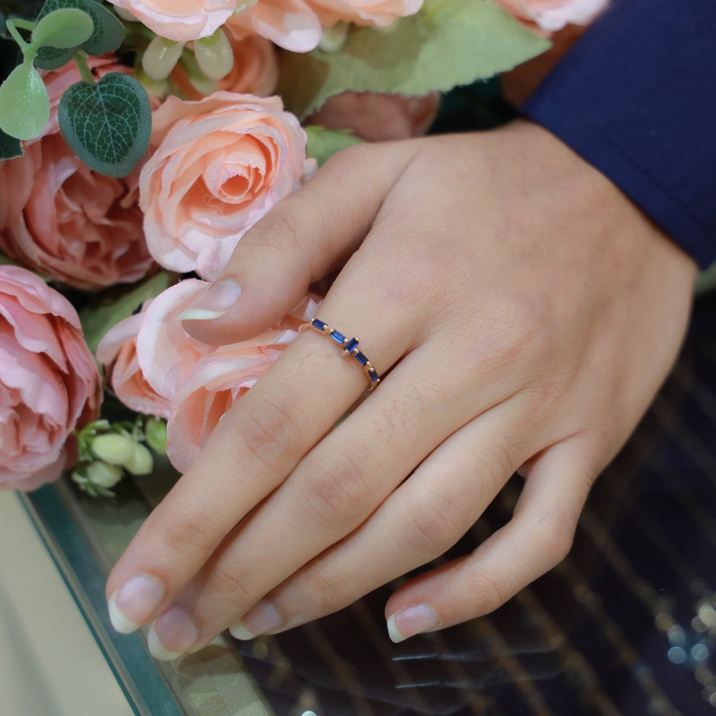 18kt gold london blue gem ring