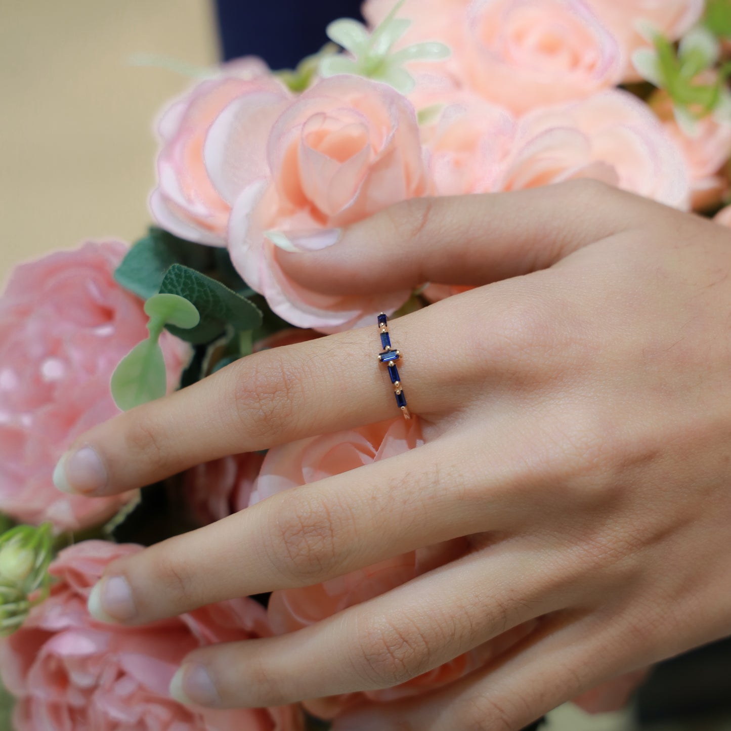 18kt gold london blue gem ring