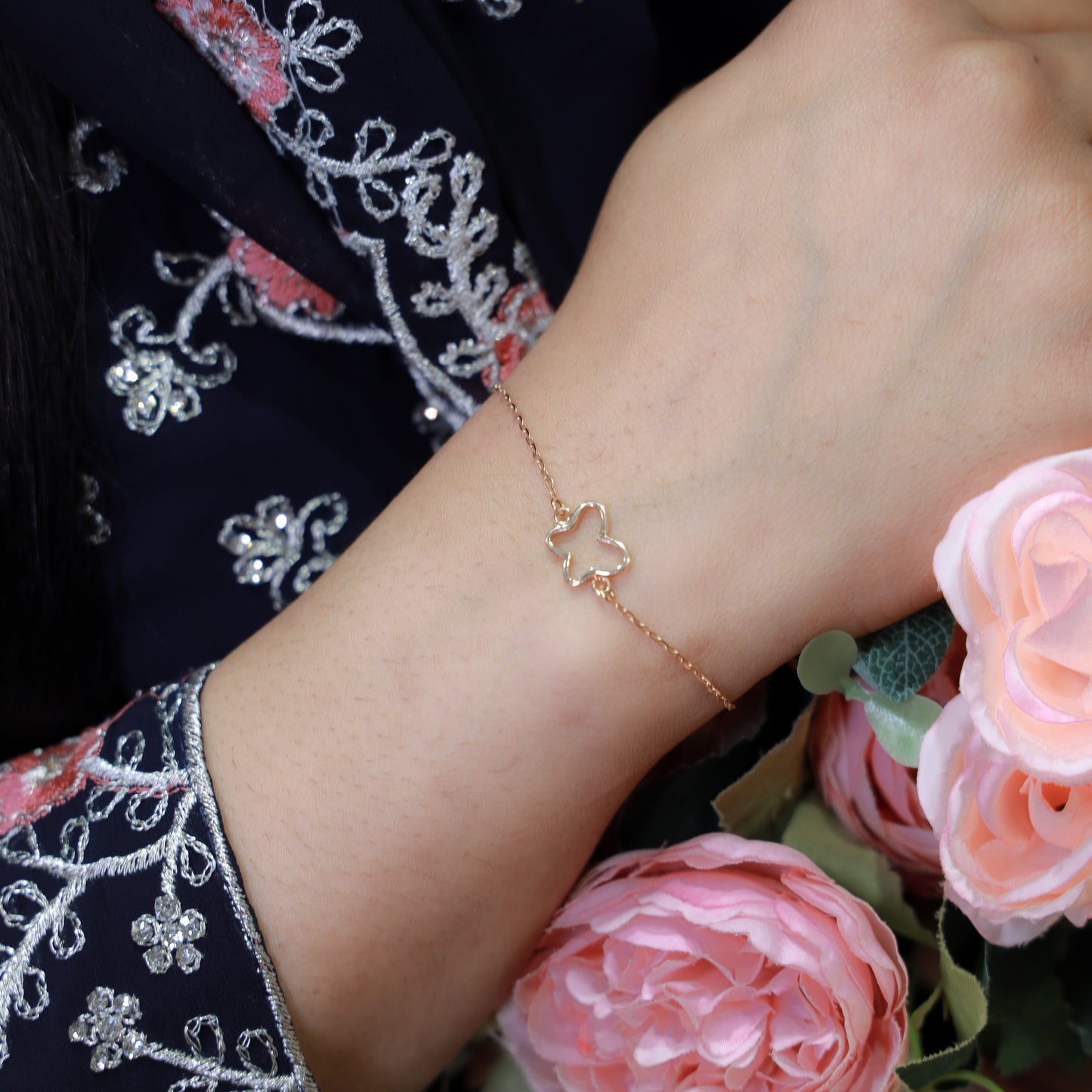 18kt gold hollow butterfly bracelet