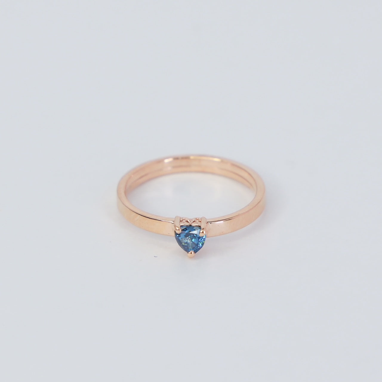 18kt gold blue gem dailywear ring