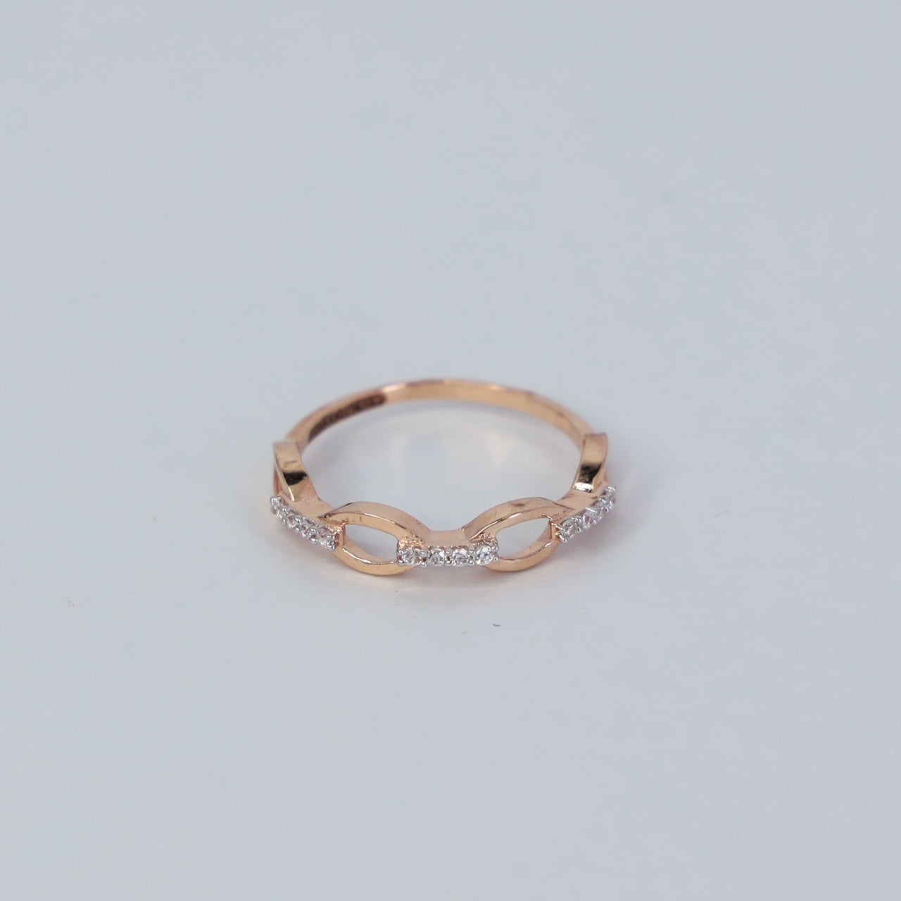 sleek band 18kt gold everyday ring