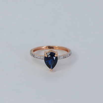 18KT GOLD BLUE GEM EVERYDAY RING